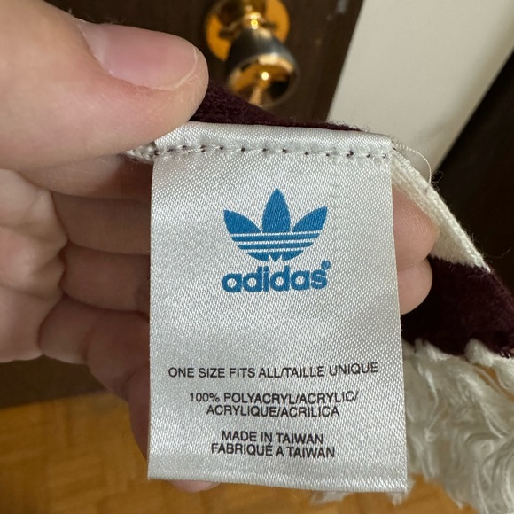 Adidas scarf - Picture 3 of 3
